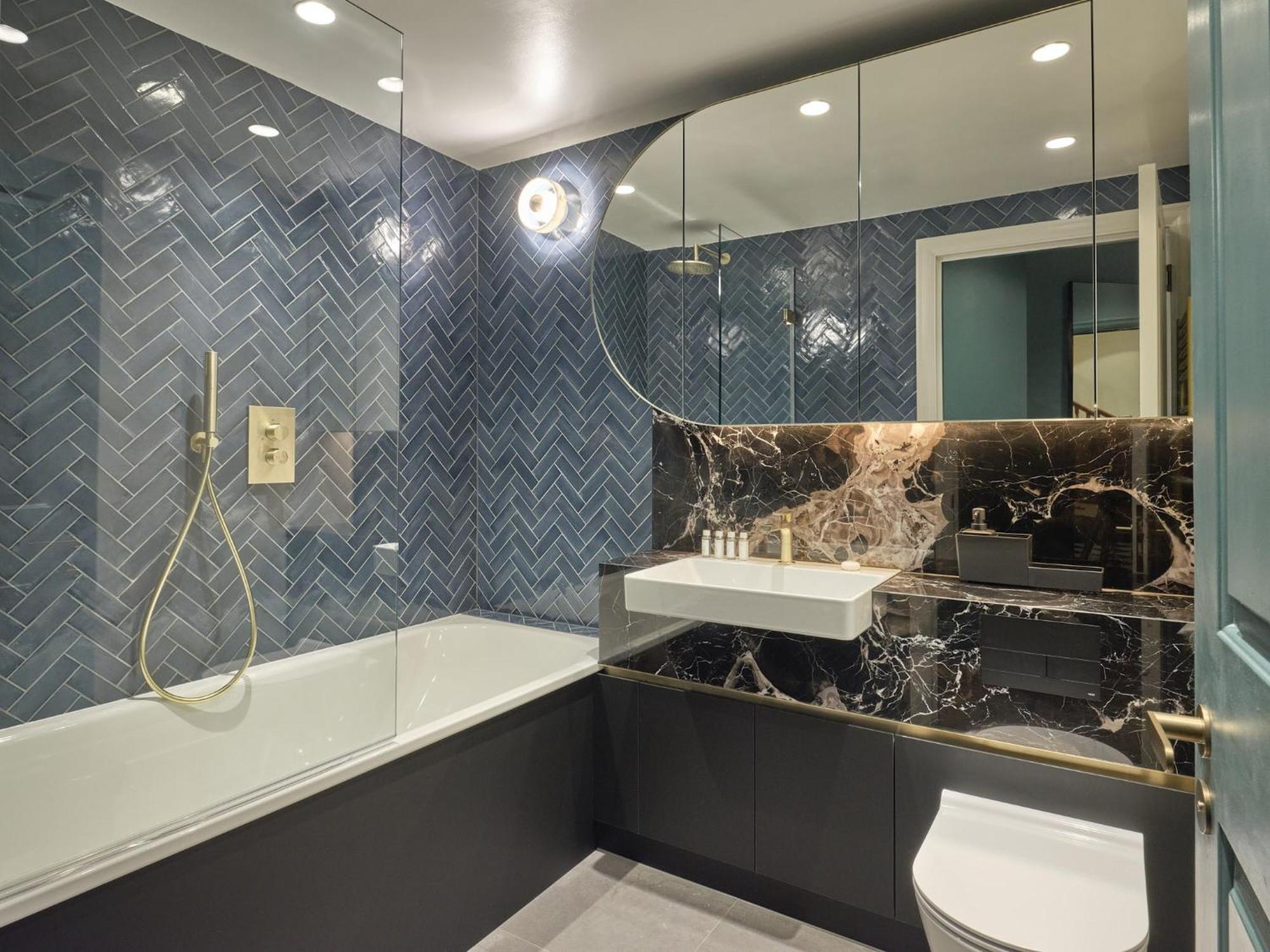 High Spec Award Winning Designer 6 Londra
